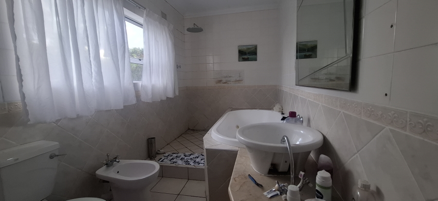 3 Bedroom Property for Sale in Sunrise On Sea Eastern Cape